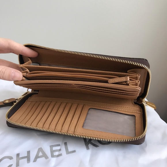 NWOT Michael Kors Studded Selma And Wallet - Picture 7 of 8